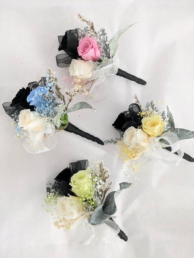 プリザーブドフラワー／花束ボックス／3色のミニ薔薇と小花のミニ花束