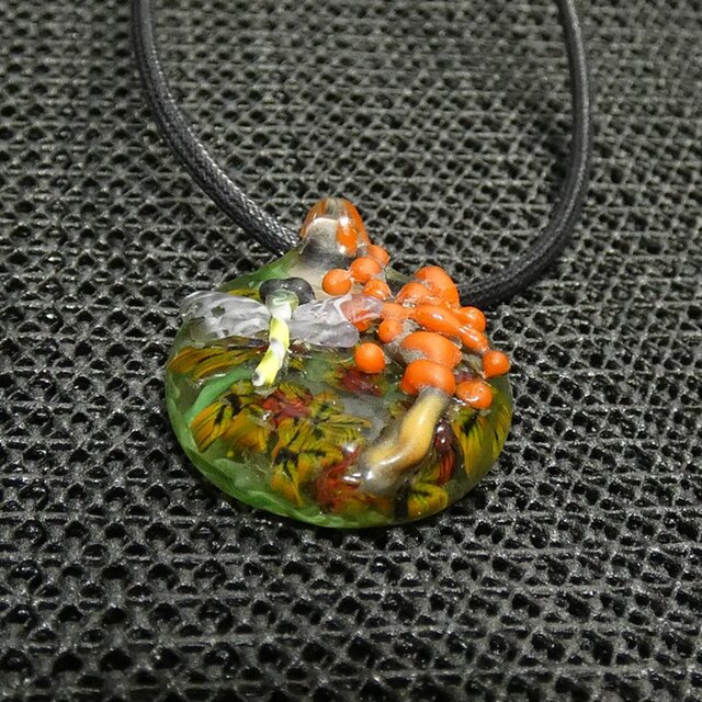 とんぼ、と柿 NO.454（ガラス、トンボ玉、一点物、伝統工芸