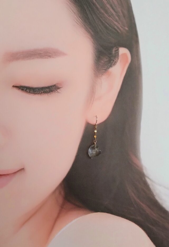 14kgf☆天然石クリスタル ハート型 ピアス | iichi 日々の暮らしを