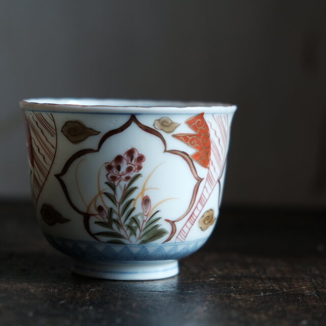 窓絵に花◇冨貴長春。瀬戸焼 色絵金彩猪口 向付 松竹梅 骨董・antiques