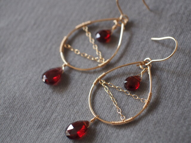 14kgf きらり深紅のガーネット華やかピアス k14gf | iichi 日々の