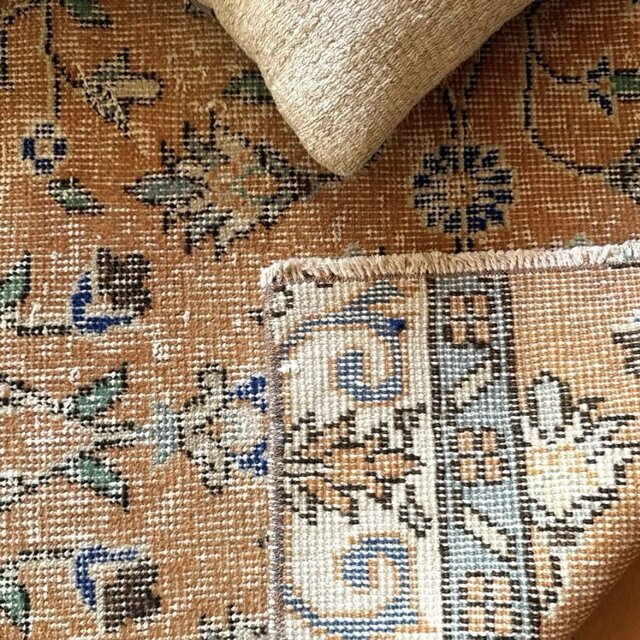 56×120ペールオレンジ 青い花 ボタニカル トルコヴィンテージラグ