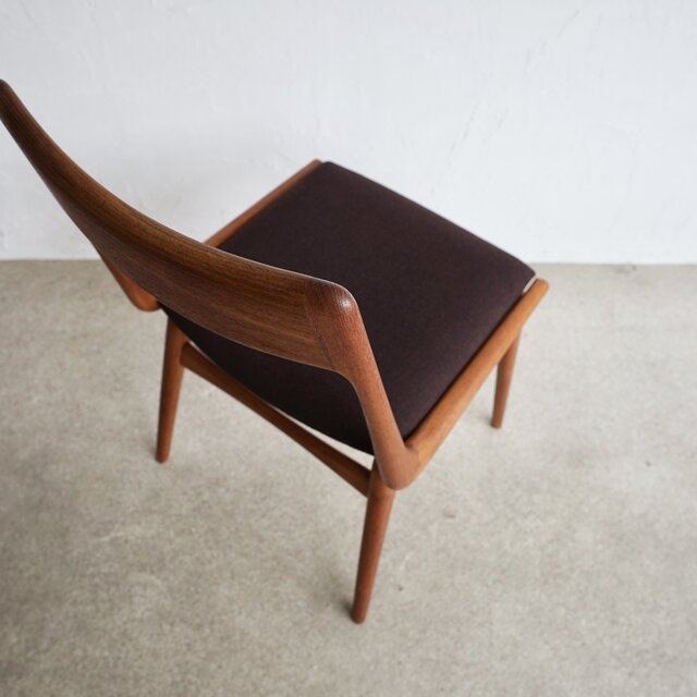 北欧ビンテージ家具　ダイニングチェア　天然木　ファブリック　A 北欧ビンテージ ダイニングチェア Alfred Christensen No.370