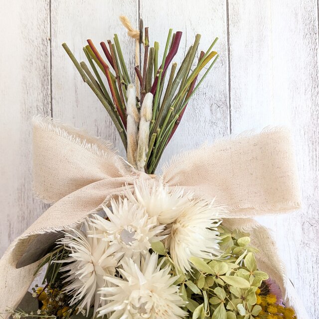 ミモザとユーカリのスワッグ | iichi 日々の暮らしを心地よくする