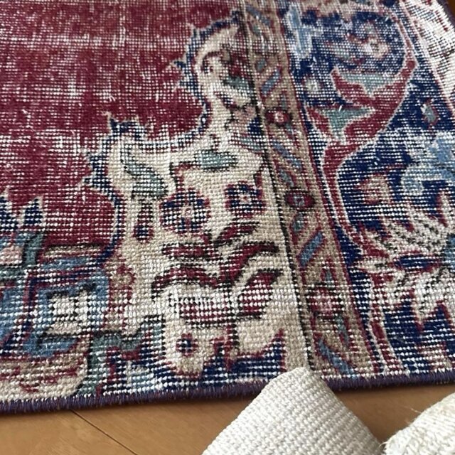 52×96 エンジ色 ボタニカル 擦れシャビー トルコヴィンテージラグ