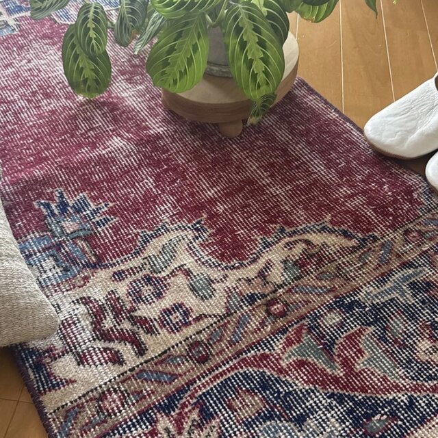 52×96 エンジ色 ボタニカル 擦れシャビー トルコヴィンテージラグ