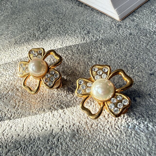 Y1224-ヴィンテージイヤリング Floral Gold Tone Faux Pearl