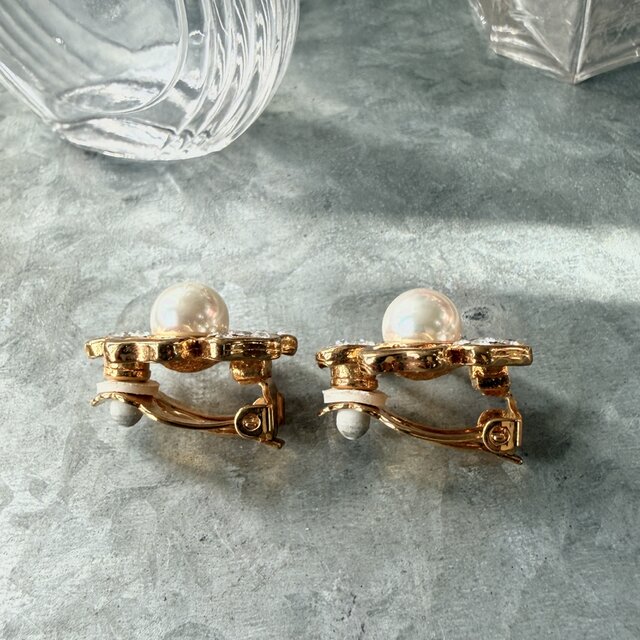 Y1224-ヴィンテージイヤリング Floral Gold Tone Faux Pearl