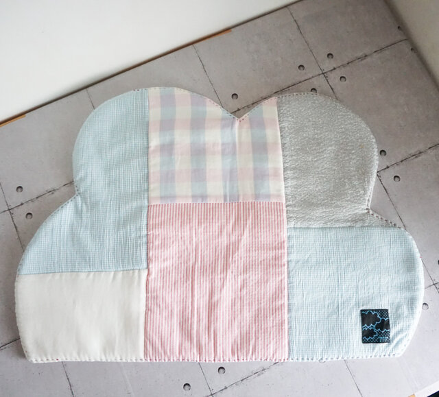 パッチワークなくもの形のフリーマット（ローズピンク系） | iichi