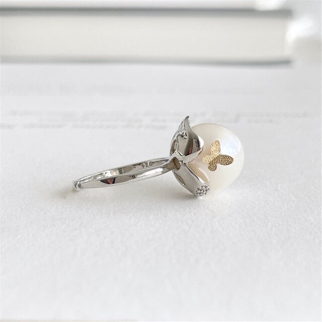 南洋真珠 大粒 ホワイト 蝶々がとまったフラワーリング (12.8mm