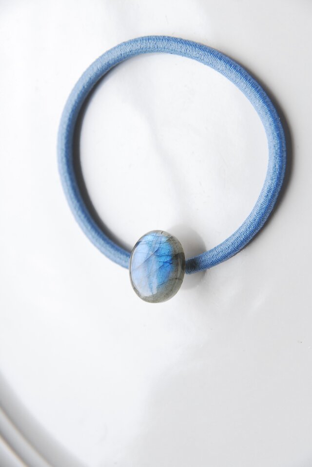 ラブラドライトのヘアゴム | iichi 日々の暮らしを心地よくする