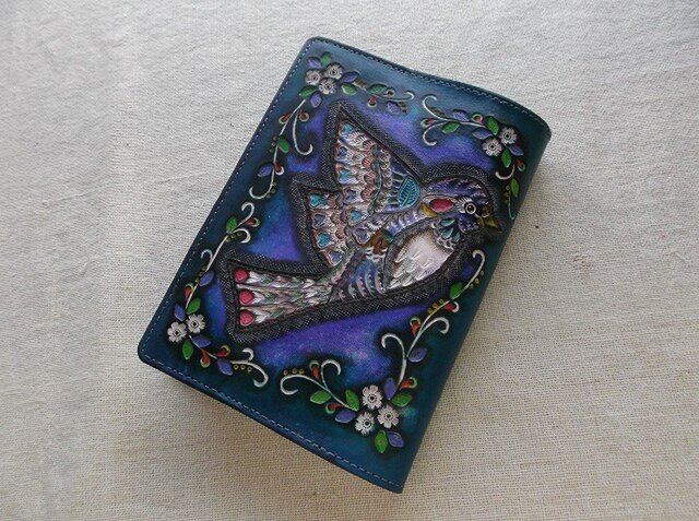 文庫サイズブックカバー 刻印、拭き染め 牛革 | iichi 日々の暮らしを