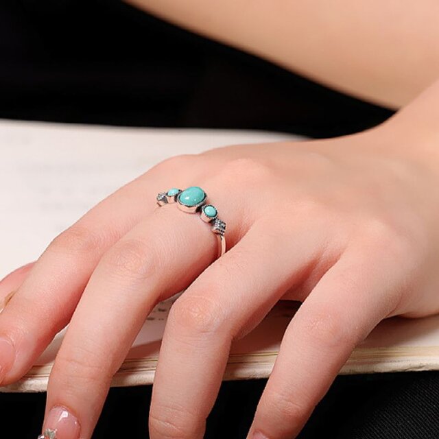 トルコ石のリング - 日常のさりげないアクセントとして R453 トルコ石のリング - 日常のさりげないアクセントとして R453 | iichi
