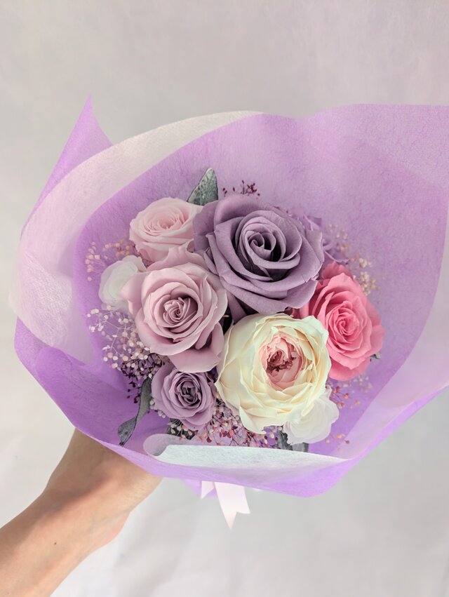 プリザーブドフラワー花束／パープルピンクローズとかすみ草のふんわり