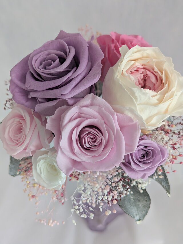 プリザーブドフラワー花束／パープルピンクローズとかすみ草のふんわり