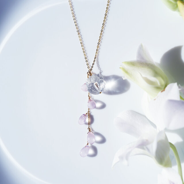 ロータスの花☆螺鈿とハスの花の水晶から花びらこぼれるネックレス
