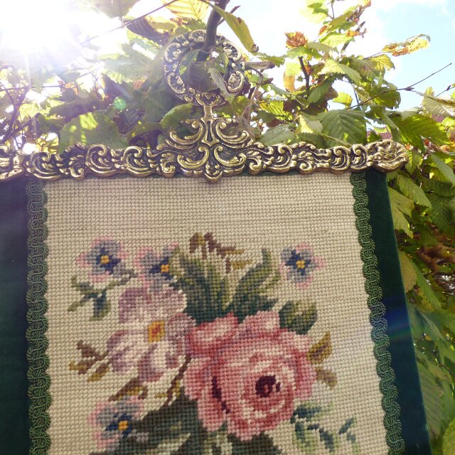 刺繍のタペストリー ベルプル ミディポワン ドイツ | iichi 日々の