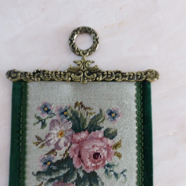 刺繍のタペストリー ベルプル ミディポワン ドイツ | iichi 日々の