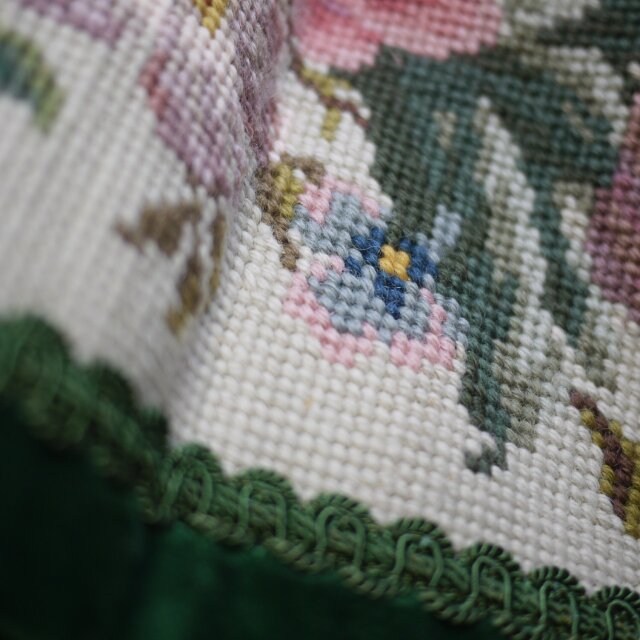 刺繍のタペストリー ベルプル ミディポワン ドイツ | iichi 日々の