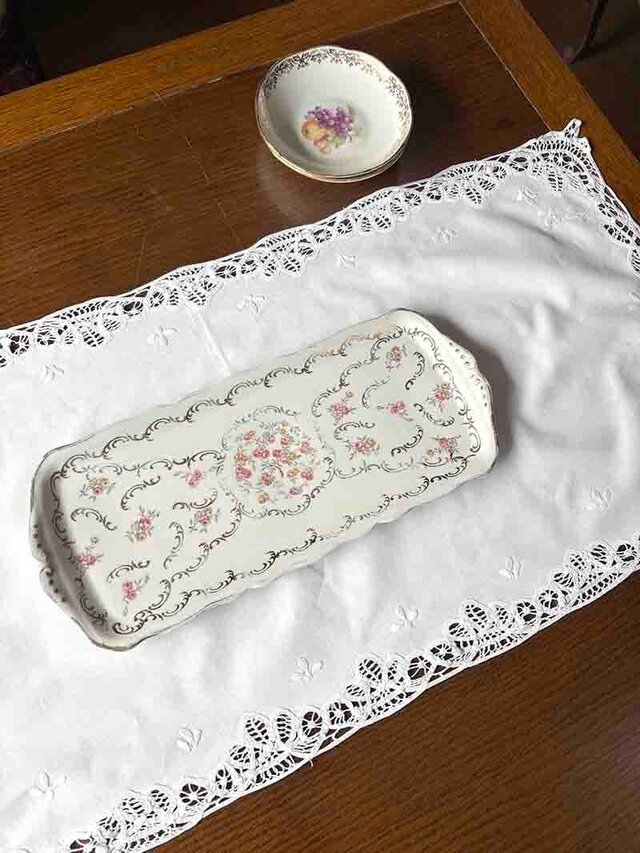テーブルセンター ランナー 白地縁レース 刺繍 ドイリー テーブル