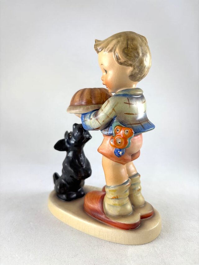 陶器人形 フンメルHummel ゲーベル社Geobel 少年と犬 おすそ分け