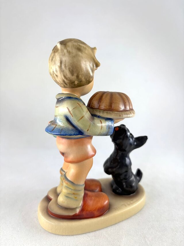 陶器人形 フンメルHummel ゲーベル社Geobel 少年と犬 おすそ分け