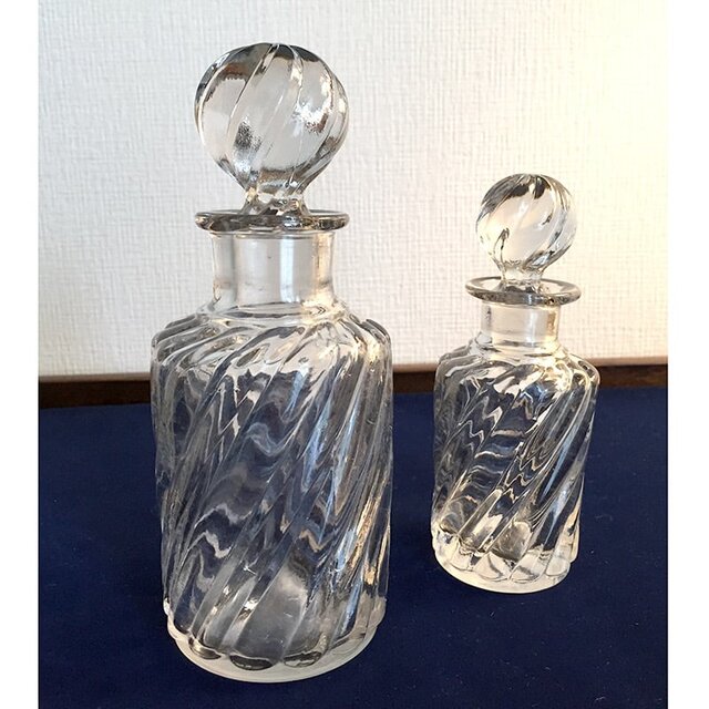 フランス 香水瓶 大小セット 螺旋ねじり 12otaz1 | iichi 日々の暮らし