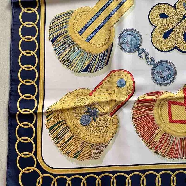 HERMES ゴールド装飾 スカーフ　未使用品 エルメス スカーフ カレ 式典肩章 HERMES 12accc4 | iichi 日々の