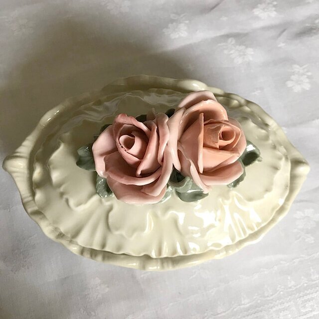 陶器の小物入れ オーバル バラの細工 ボンボニエール 11OTd9 | iichi