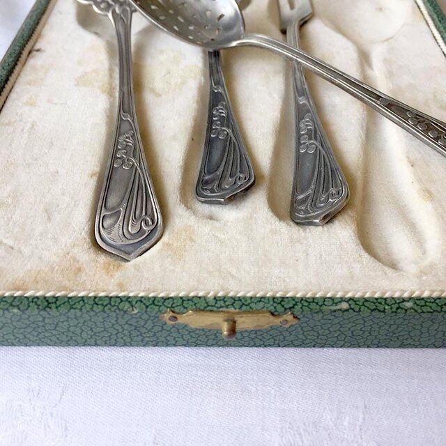 ミニャルディーズ アールヌーボー装飾 ヤドリギ サーバー とりわけ