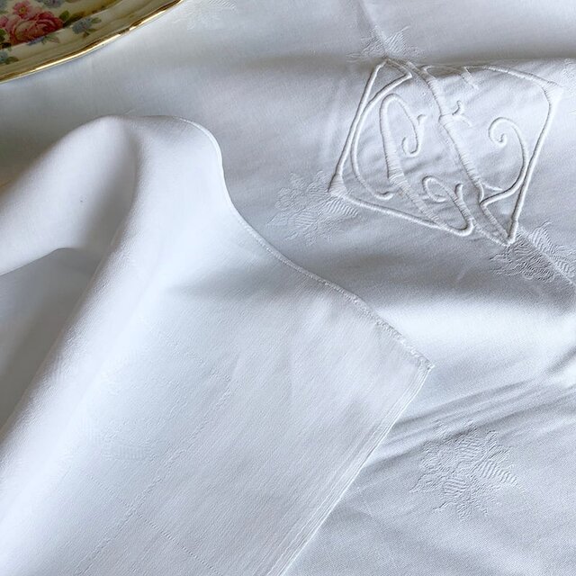 テーブルクロス 大判フレンチリネン モノグラム刺繍入り 12clan22