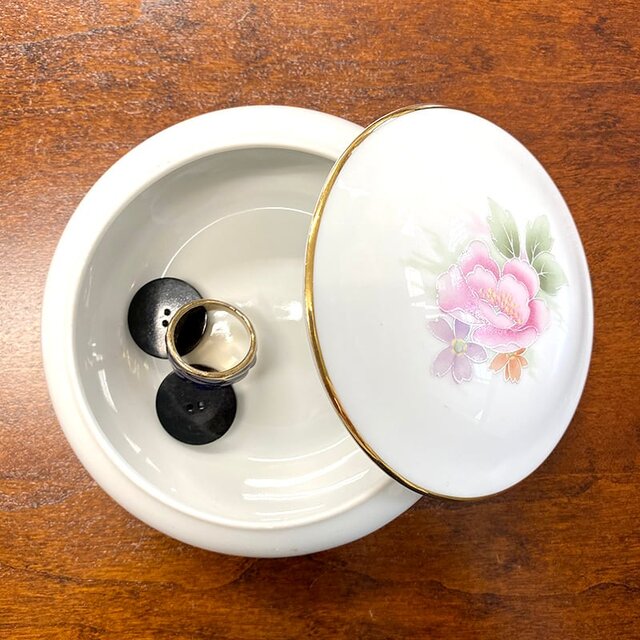 リモージュ ボンボニエール 白磁花金縁 陶器の小物入れ 12otbo22