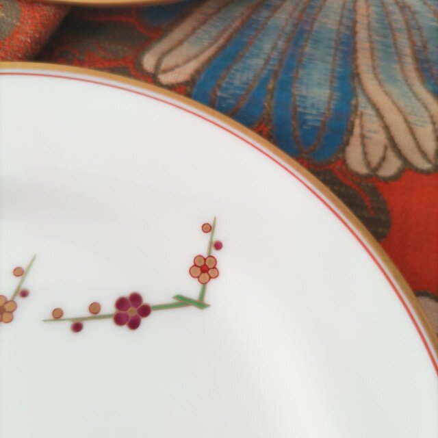 香蘭社｜KORANSHA｜紅梅｜梅花｜金彩｜平皿｜有田焼｜日本 | iichi
