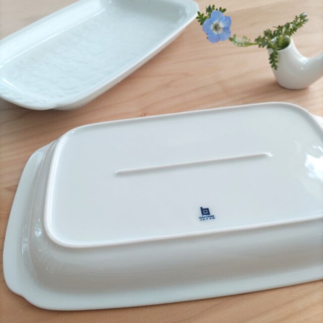 白山陶器｜HAKUSAN｜スナックトレイ｜プレート｜花と蝶｜花蝶彫｜日本