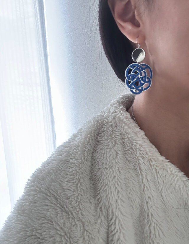 亀子結び水引ピアス | iichi 日々の暮らしを心地よくするハンドメイド