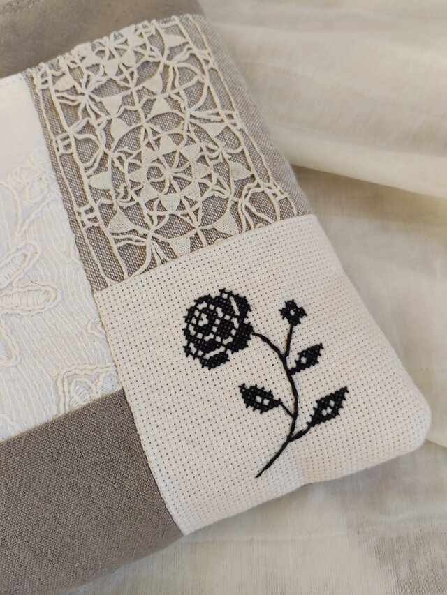 sale*アンティークレース*クロスステッチ*スマホショルダー*薔薇