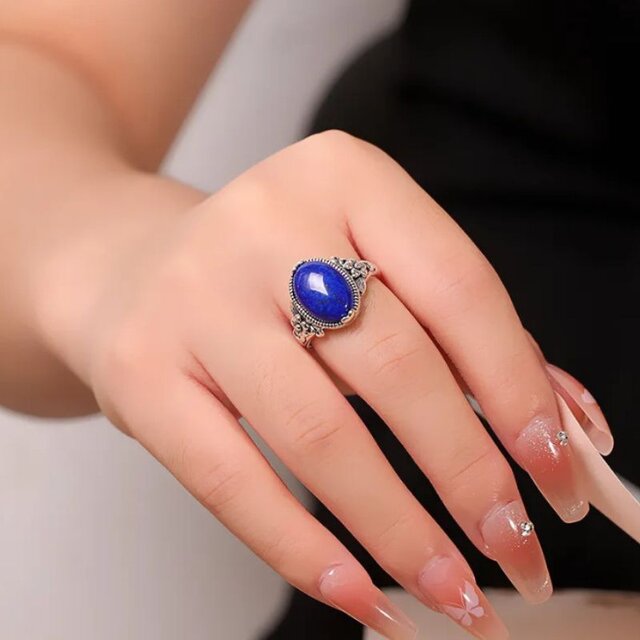 ラピスラズリのリング - あなたの手元を華やかに彩る R458 | iichi
