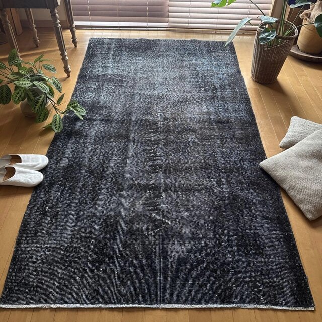 111-113×208 ブラックオーバーダイ こげ茶 トルコヴィンテージラグ