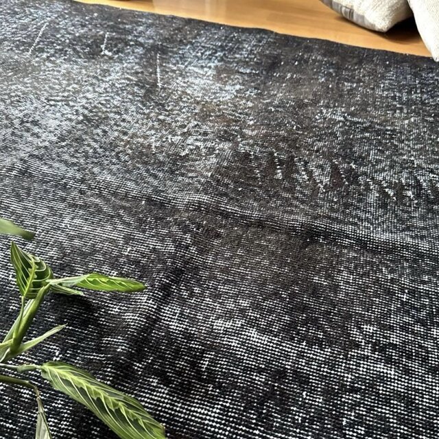 111-113×208 ブラックオーバーダイ こげ茶 トルコヴィンテージラグ