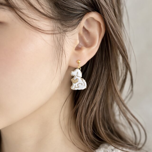 LOVE DOGS】犬とハート ピアス／イヤリング アクセサリー モチーフ