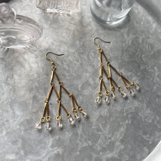 P757-ヴィンテージピアス U.S.A. Gold Tone Chandelier Tassel Clear