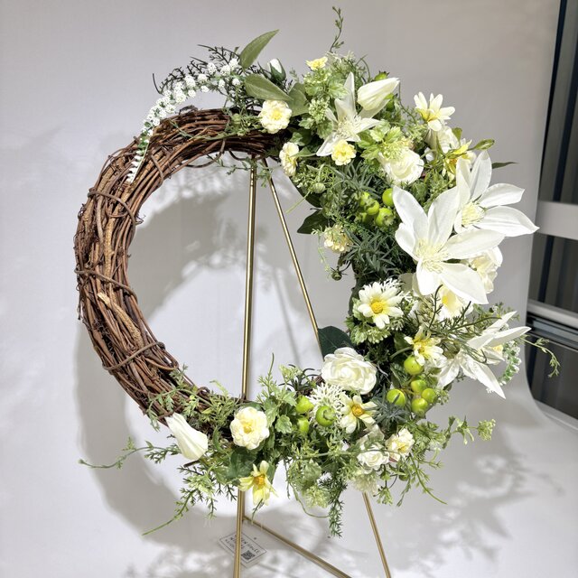 クレマチスとローズのさわやか3wayリース（直径約36cm） /アーティ