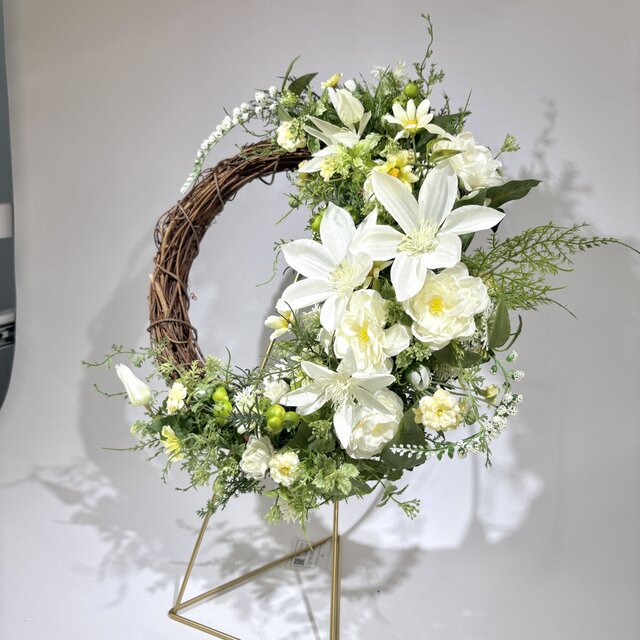 クレマチスとローズのさわやか3wayリース（直径約36cm） /アーティ