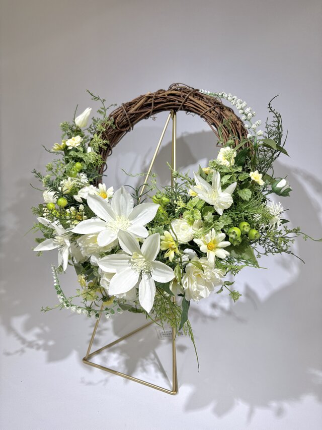 クレマチスとローズのさわやか3wayリース（直径約36cm） /アーティ