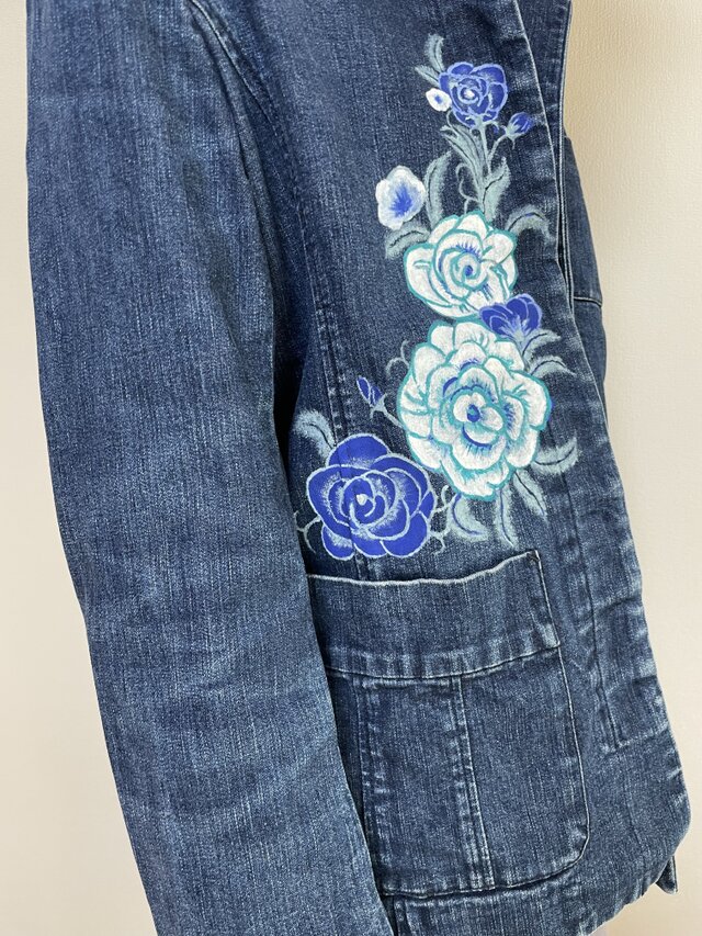 デニムジャケット バラ刺繍 ライトブルー 白薔薇のデニムジャケット | iichi 日々の暮らしを心地よくする