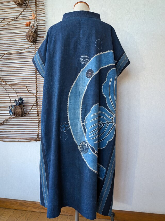 藍染古布家紋入り リメイクジャケット Japanese vintage indigos × Katazome💙 藍染古布と型染めのジップ