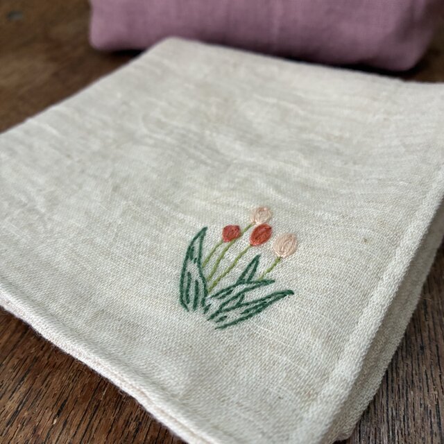 リボン刺繍ポーチとダブルガーゼハンカチのセット | iichi 日々の