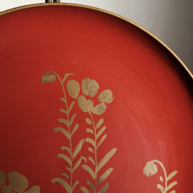 赤に金の草花◇時代物 漆芸漆金縁中皿 骨董・antiques 暮らしに