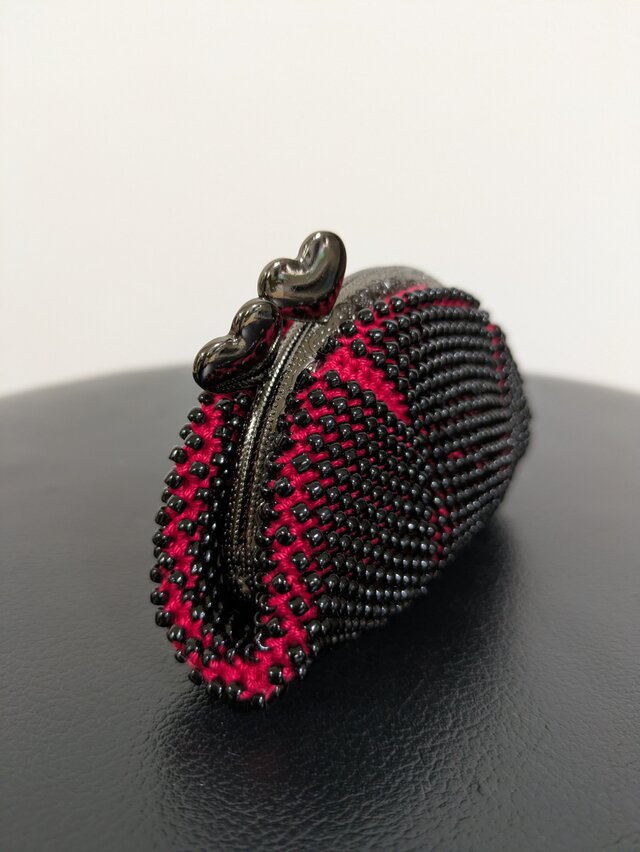 43*ハンドメイド☆ビーズがま口☆コインケース☆赤×黒 | iichi 日々の