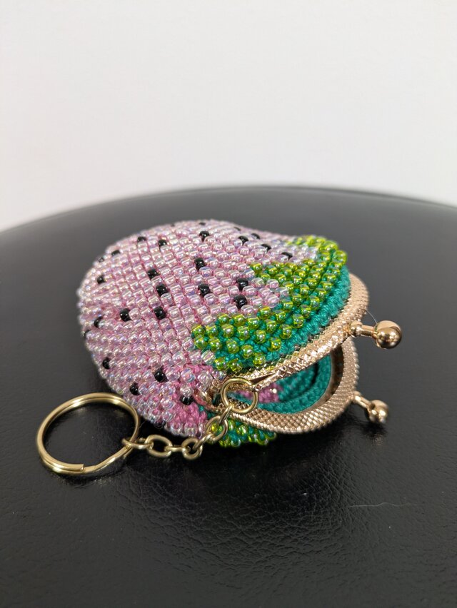 53*ハンドメイド☆ビーズがま口☆コインケース☆いちご☆ピンク